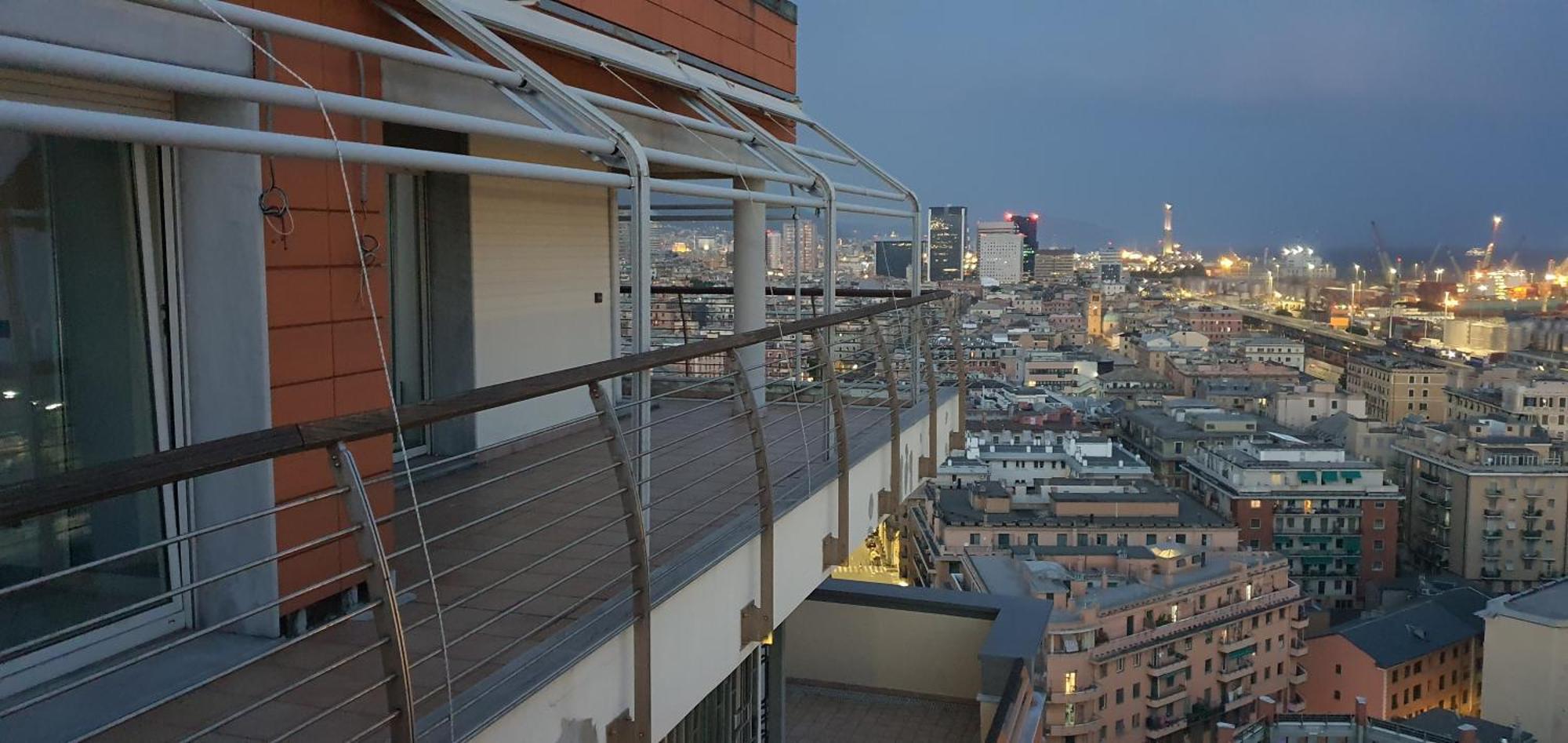Апартаменты Attico Con Vista Su Genova Экстерьер фото
